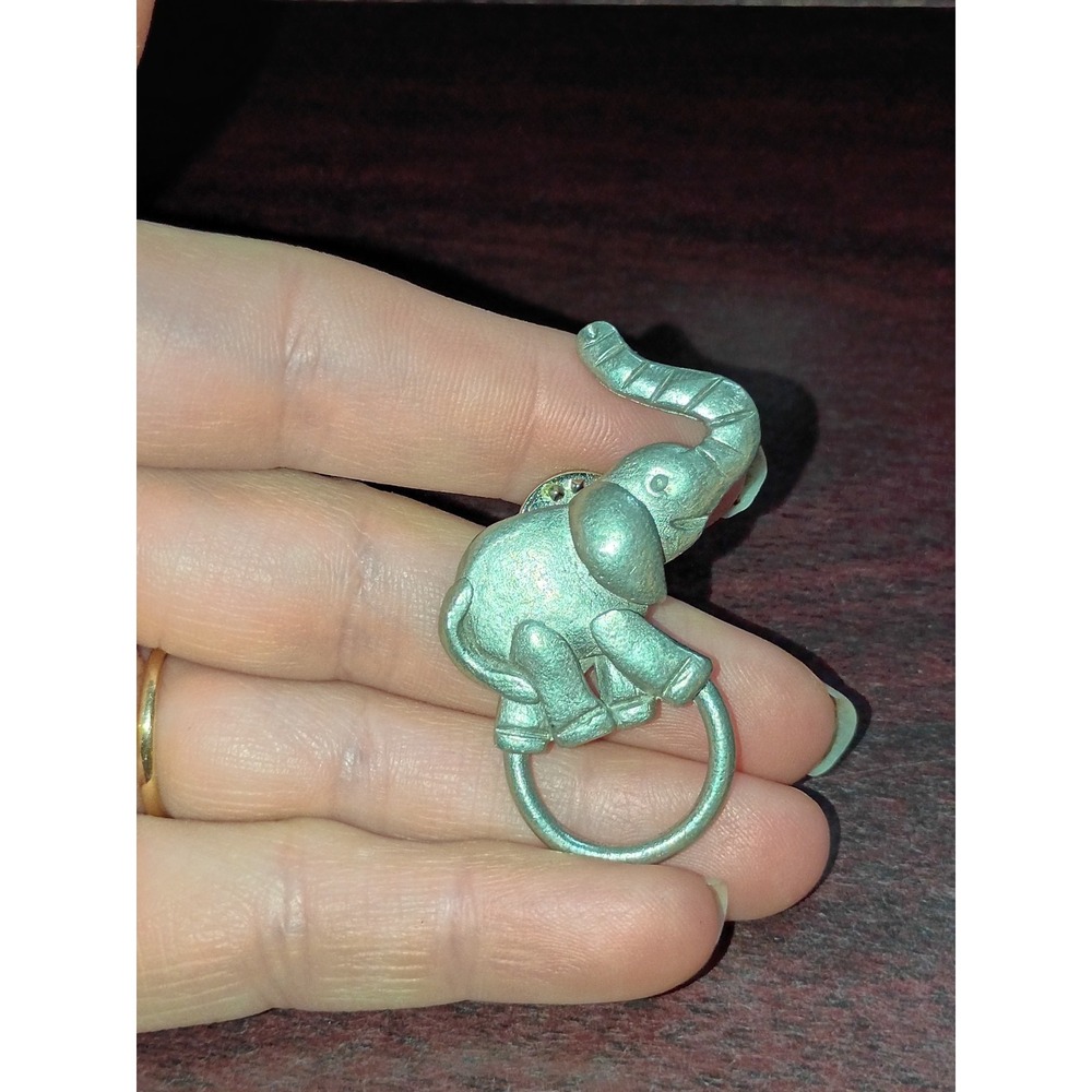 Elephant Trunk Up Hat Pin/ Brooch Signed MJO 2002‎ Silver Tone